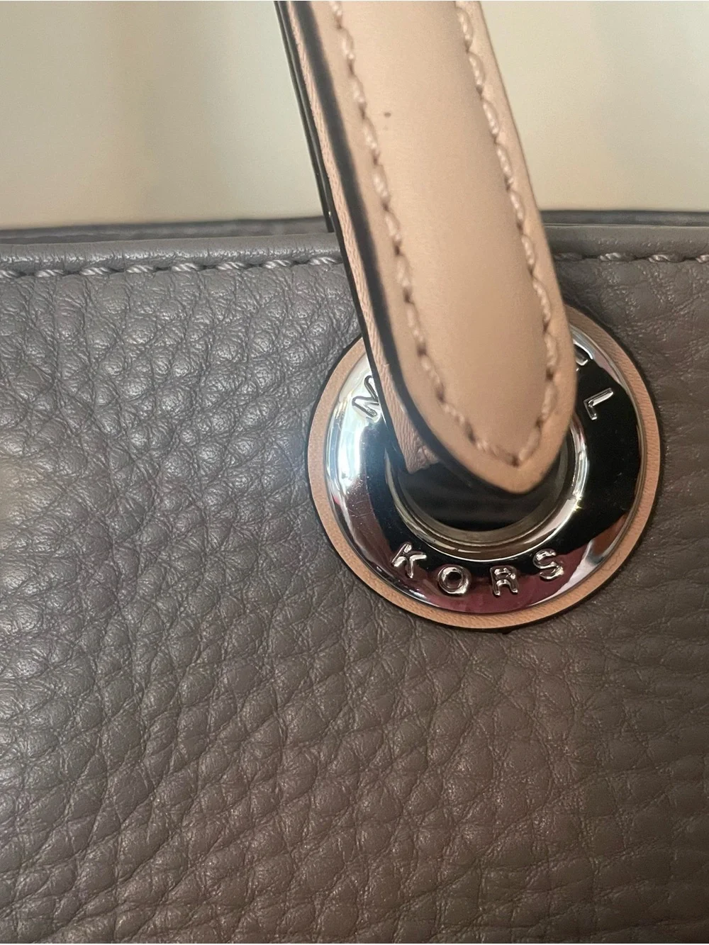 Michael Kors Bedford Pearl Grey Pebbled Leather Tote Bag EUC